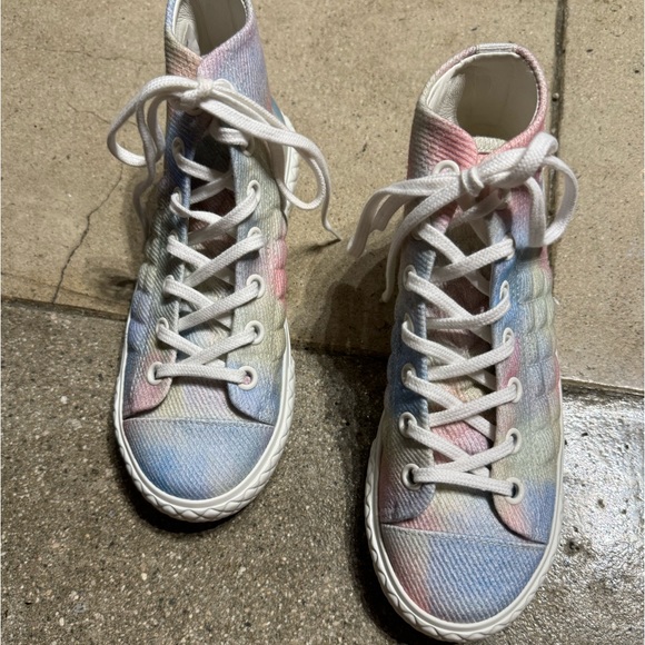 Chanel Printed Multicolor High Top Sneaker CC Logo - Picture 5 of 13